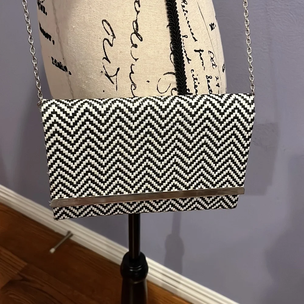 Forever 21 wallet on chain - Picture 6 of 6